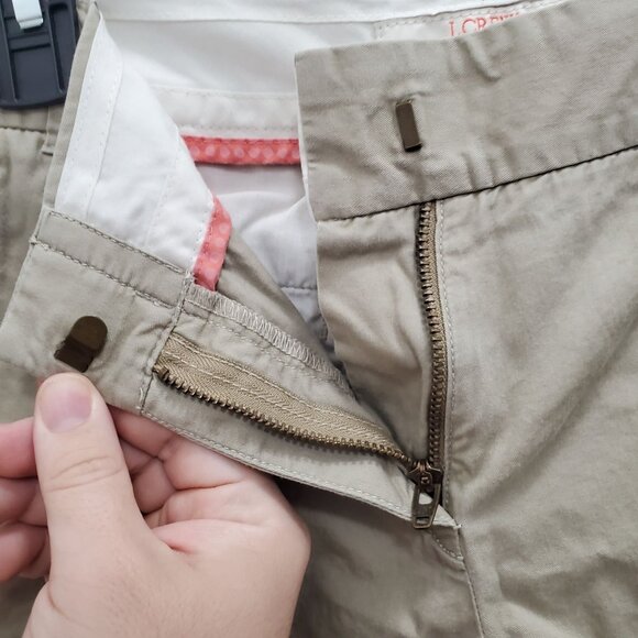 J. Crew Factory Women's Broken-In Chino Beige Cotton 4" Khaki Mom‎ Shorts 10 - Picture 3 of 8